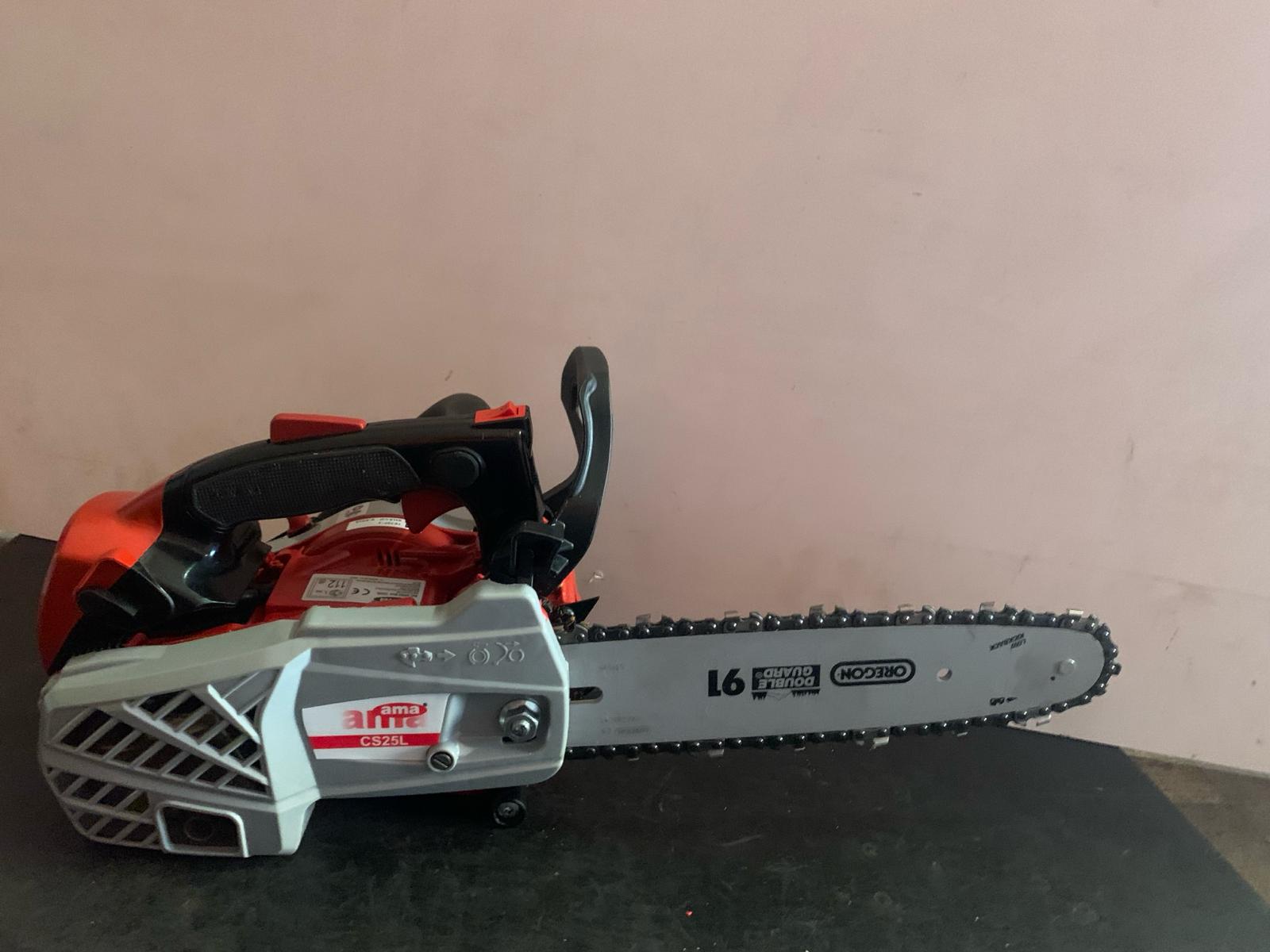 MOTOSEGA LEGGERISSIMA DA POTATURA CON BARRA TONDA | Cirocco Garden