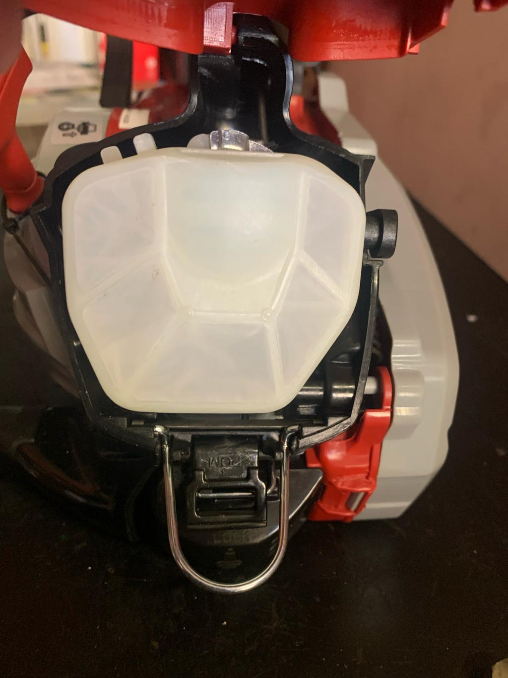 MOTOSEGA LEGGERISSIMA DA POTATURA CON BARRA TONDA | Cirocco Garden